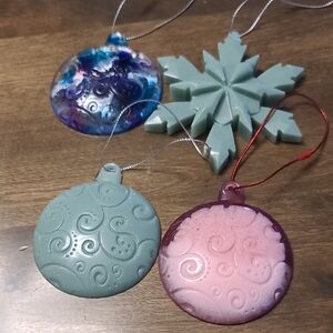 Holiday Ornament Set Of 4 - Multicolour
